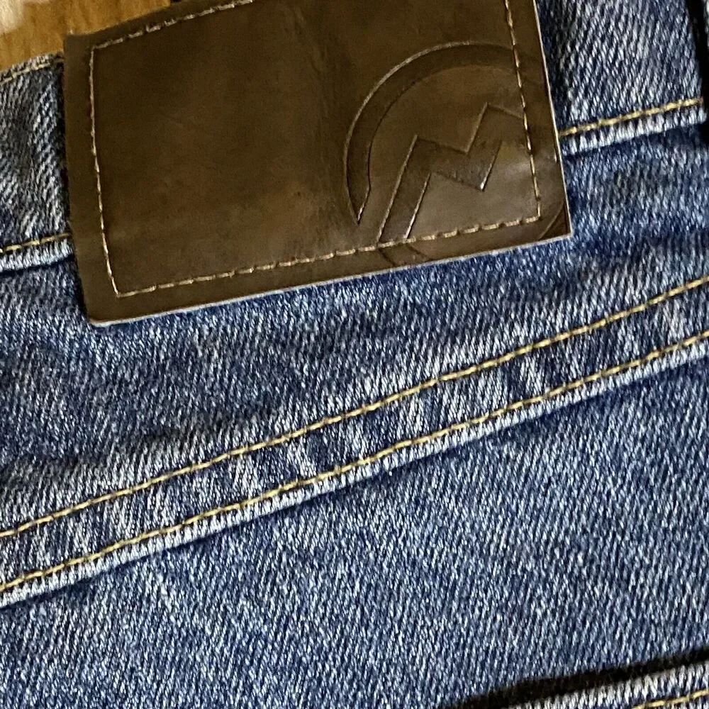 Magellan Outdoors 38x34 Blue Jeans Medium Wash Classic Heavy Denim Work Pants - Picture 8 of 11